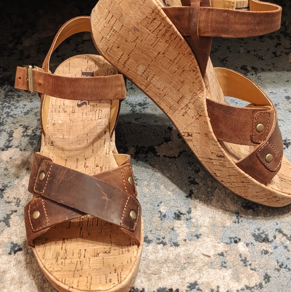 Wedge shoes